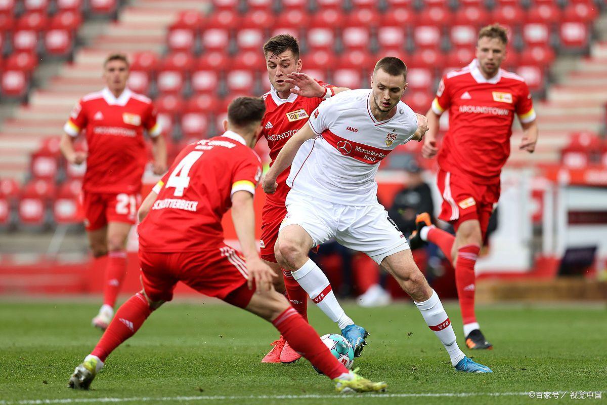 沃尔夫斯堡主帅引领球队登顶，屡创辉煌的简单介绍