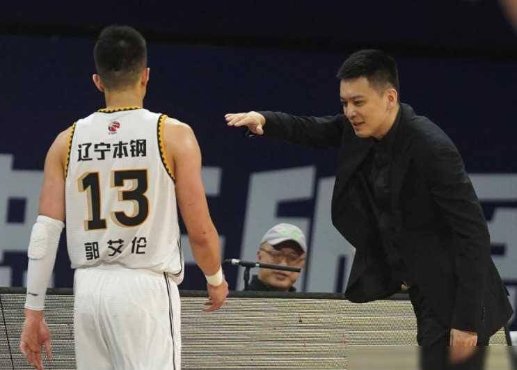 包含辽宁男篮将在总决赛中展开激烈对抗的词条