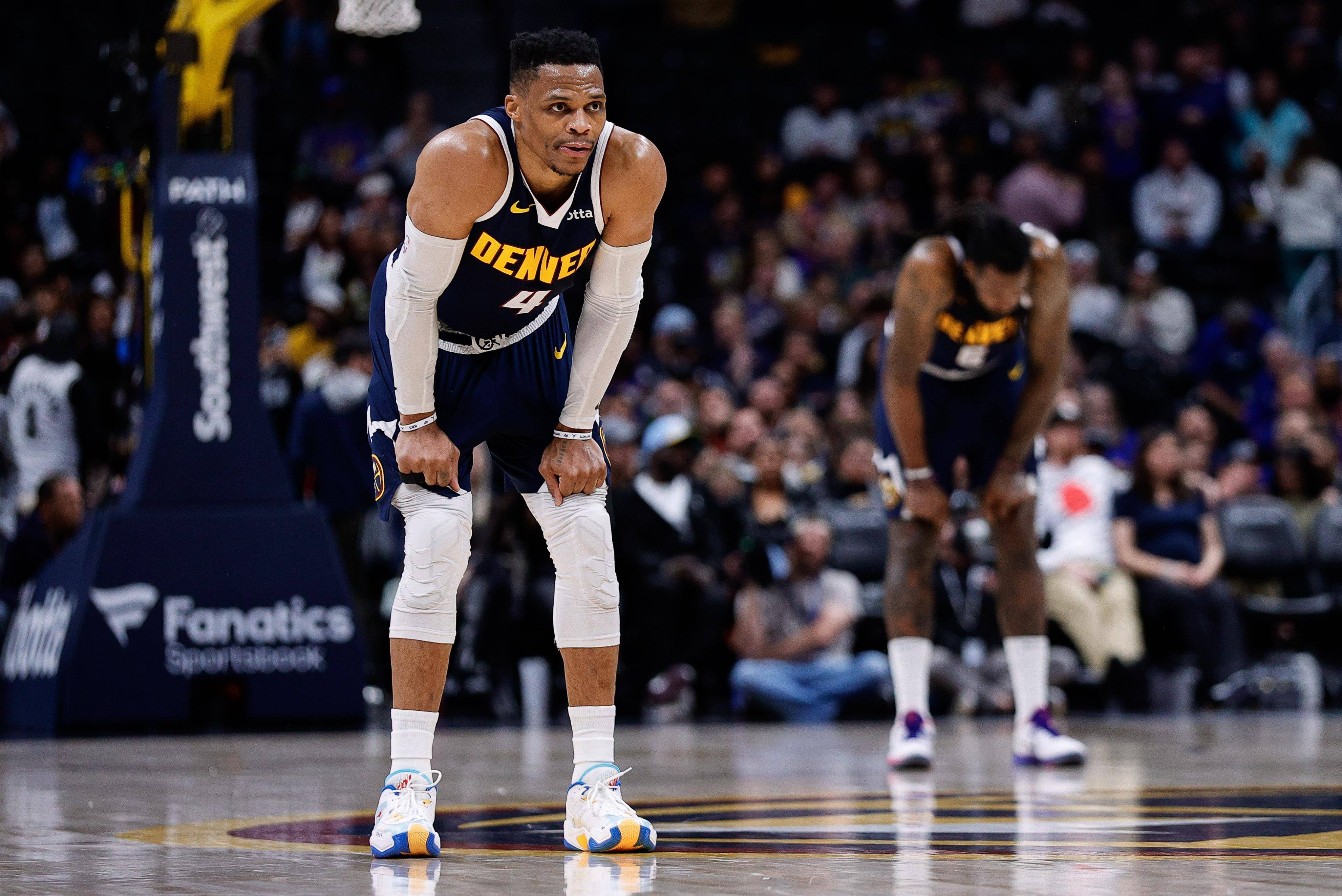 包含湖人陷入低谷，约基奇连败，球队未来可期球队命运悬念！的词条