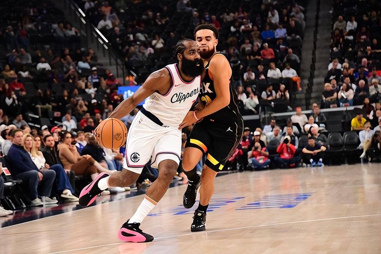  莱万多夫斯基在快船比赛中逆转，赛事规则更新引发热议！