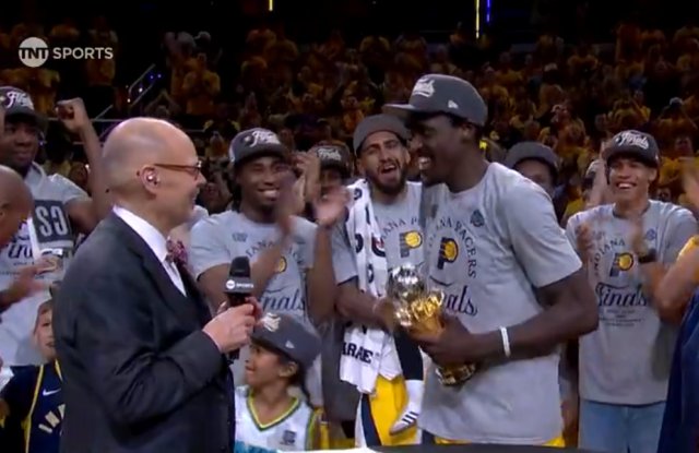  西亚卡姆迎来七赛季高光表现，G2球迷沸腾！